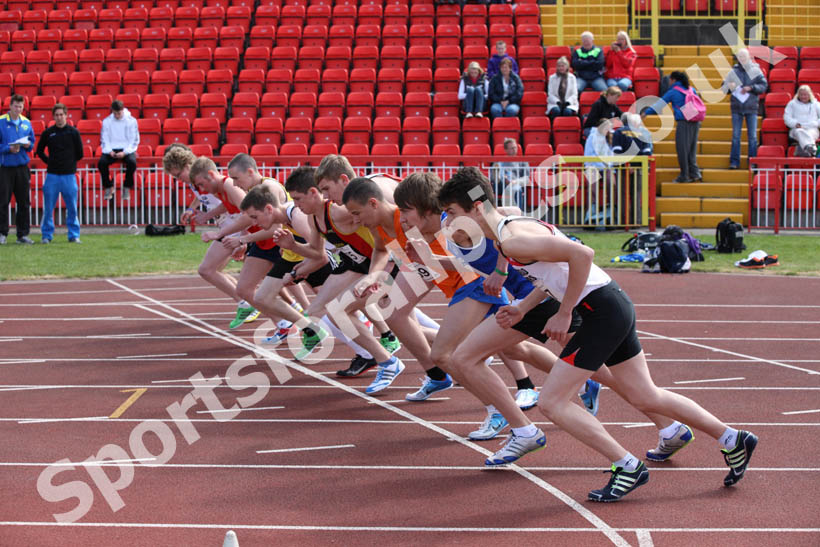 The stat of the 1500 metres, 2011 North East Champs, Gateshead